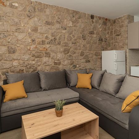 Lithos Suites Finikounta Exterior photo